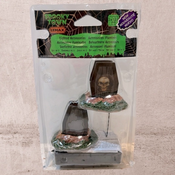 Spooky Town Lemax Halloween‎ Village Cemetery Light Up Coffins - Picture 2 of 6